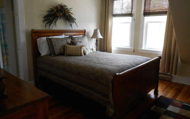 photo 3 of Lakeview Inn