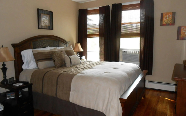photo 4 of Lakeview Inn