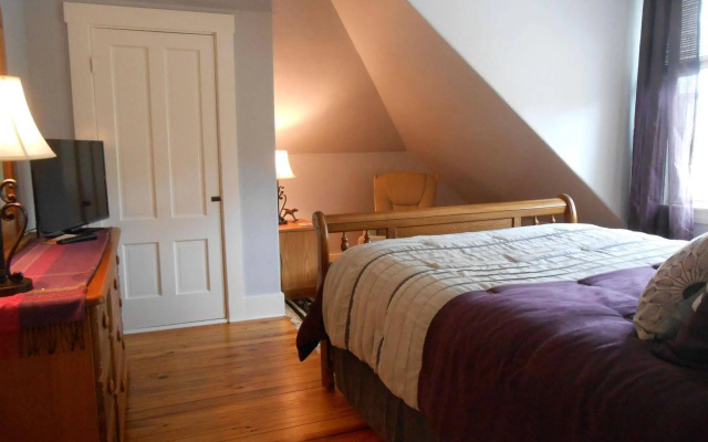 photo 5 of Lakeview Inn