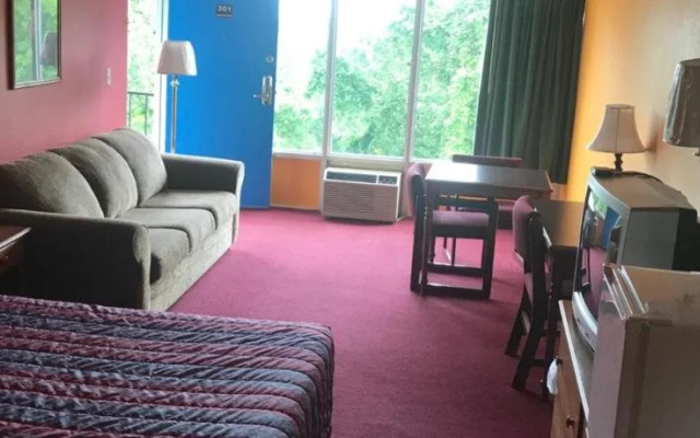 photo 2 of Lakeview Inn