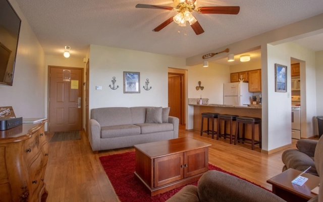 photo 2 of Lakeview Oasis 2 Bedrooms 2 Bathrooms Condo