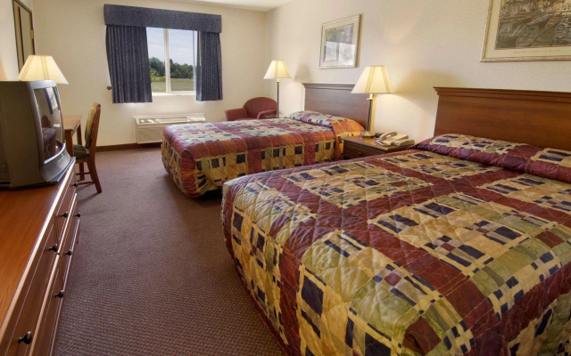photo 5 of LakeWood Inn & Suites