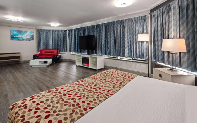 photo 3 of Days Inn by Wyndham Lakewood South Tacoma