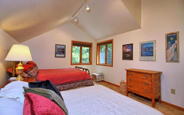 photo 3 of Lakewood Lodge