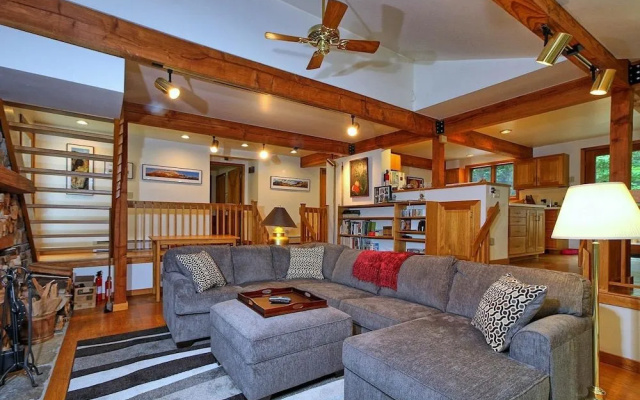 photo 5 of Lakewood Lodge