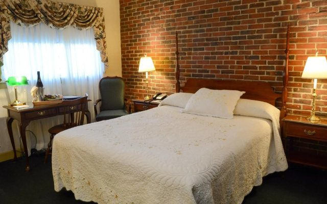 photo 4 of Lamie's Inn and The Old Salt Restaurant
