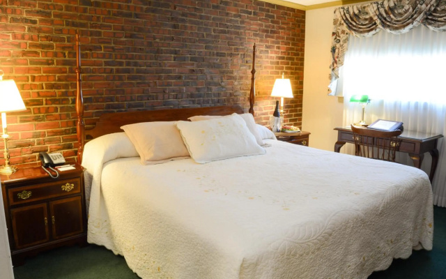 photo 5 of Lamie's Inn and The Old Salt Restaurant