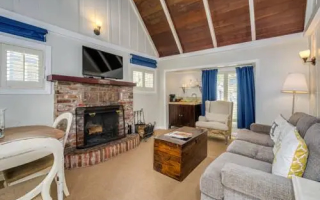 photo 2 of Lamp Lighter Inn & Sunset House Suites