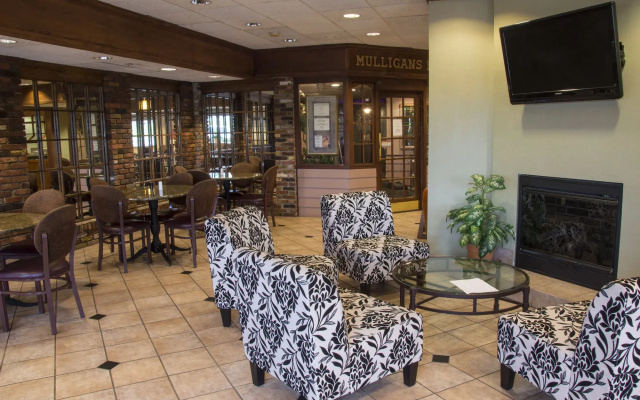 photo 2 of Lamplighter Inn & Suites - North