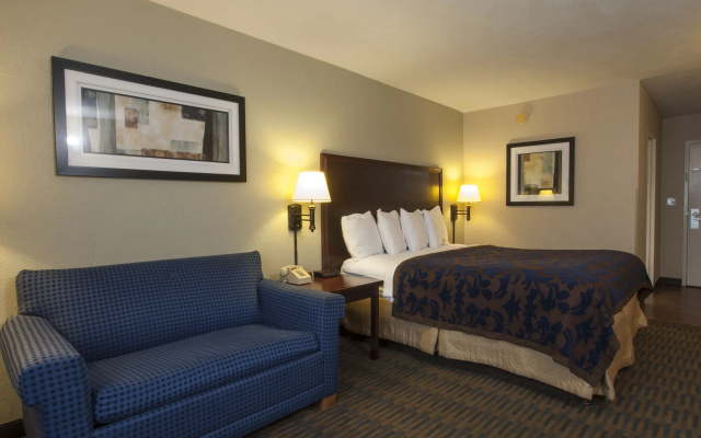 photo 3 of Lamplighter Inn & Suites - North