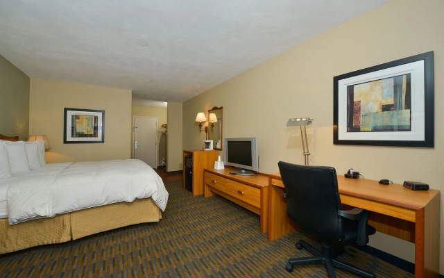 photo 5 of Lamplighter Inn & Suites - North