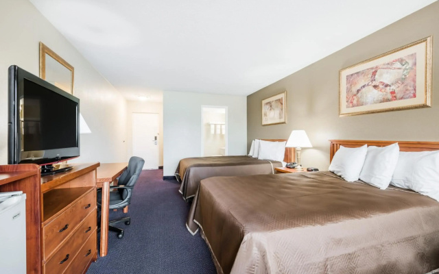 photo 2 of Red Carpet Inn