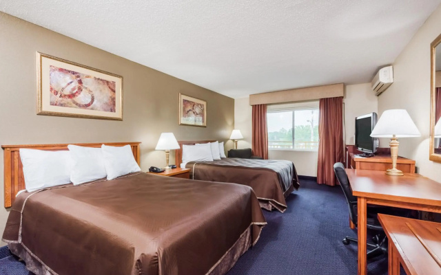 photo 3 of Red Carpet Inn
