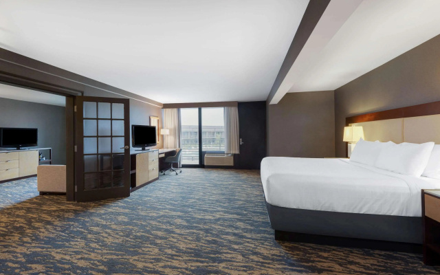 photo 2 of Wyndham Lancaster Resort & Convention Center