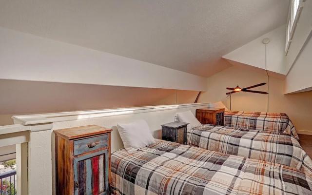 photo 2 of Lances West 13 1 Bedroom Condo by RedAwning