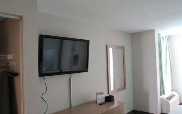 photo 2 of Landmark Resort 945