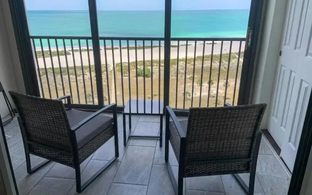 photo 4 of Landmark Towers 708 2 Br condo by RedAwning