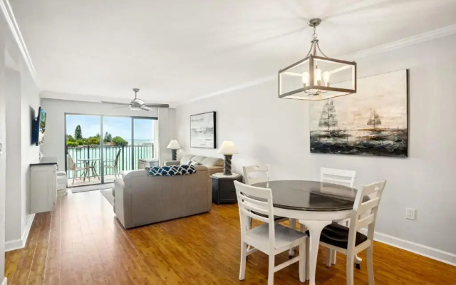 photo 2 of Land's End 5-204 Gulf-Bay Front - Premier