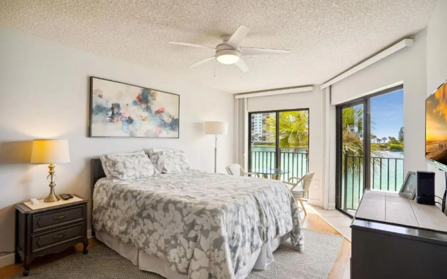 photo 4 of Land's End 5-204 Gulf-Bay Front - Premier