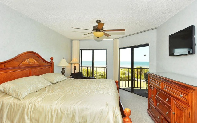 photo 2 of Lands End Resort