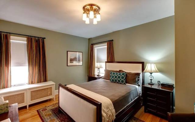 photo 5 of Lang House Chicago