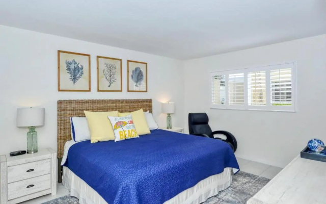 photo 2 of LaPlaya 101A Step out to the beach from your screened lanai Light and bright end unit