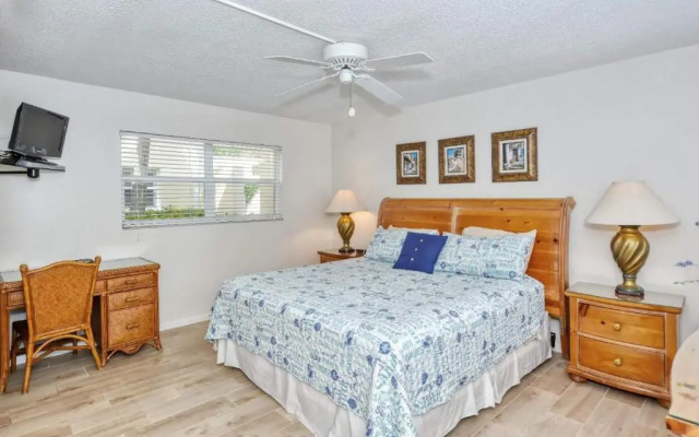 photo 2 of LaPlaya 109A Enjoy the balmy Gulf breezes in this corner end unit right on the beach