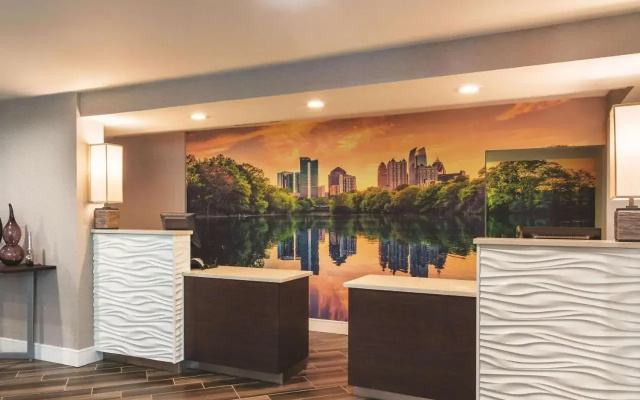 photo 2 of La Quinta Inn & Suites by Wyndham Atlanta Perimeter Medical