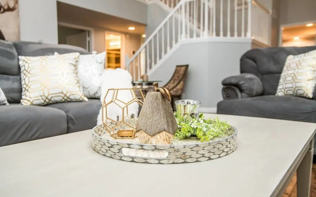 photo 4 of Laredo Legato 4 bd 3 ba Sparkling Pool & Spa!