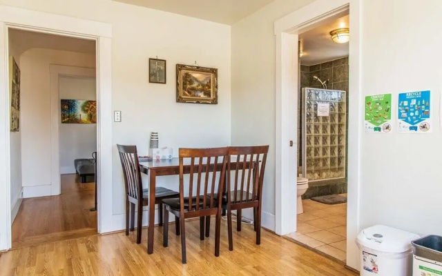 photo 3 of Large and Bright 3 Bedroom With Room For 7