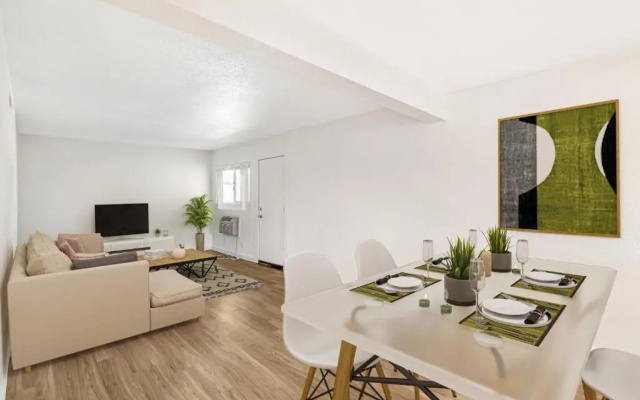 photo 2 of Large Apartments in LAKEWOOD - SK