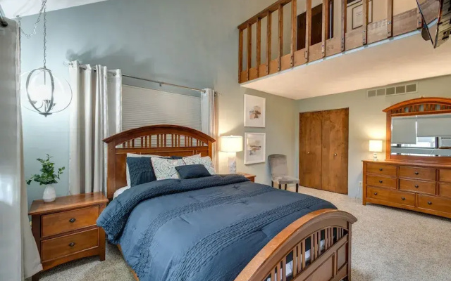 photo 3 of Large Home w/ Game Room, 4 Mi to Mississippi River