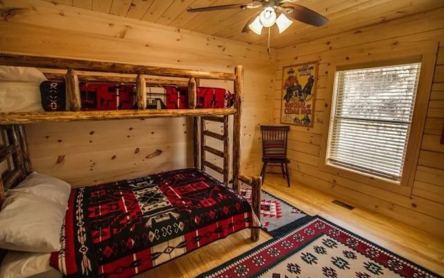 photo 3 of Large Lakefront Cabin W/kayaks And Boathouse 5 Bedroom Home