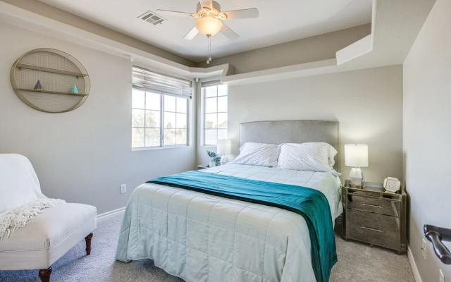 photo 5 of Large Las Vegas Home w/ Pool, Hot Tub + Game Room