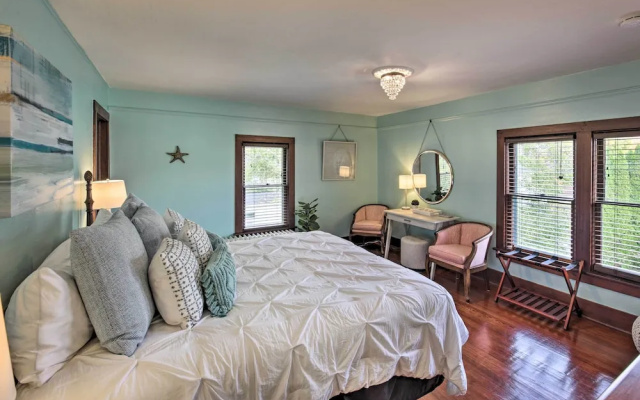 photo 5 of Luxe Lake Geneva Retreat in Downtown!