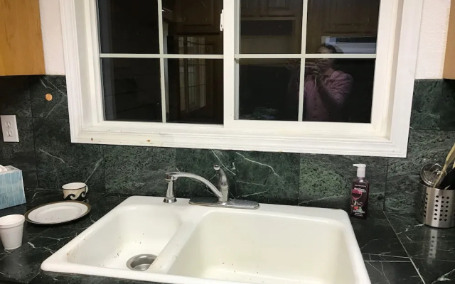 photo 5 of Large Redmond House Close to Downtown