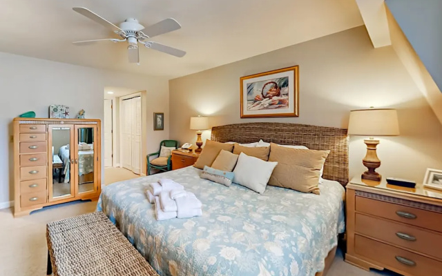 photo 4 of Large Surf Court Villas Condo Unit 46 3 Bedrooms 2.5 Bathrooms Condo