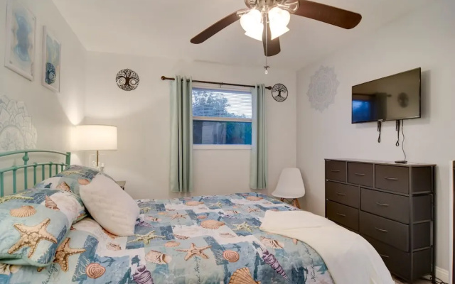 photo 5 of Largo Vacation Rental: 5 Mi to Clearwater Beach!