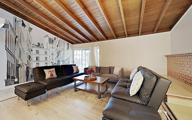 photo 2 of Larry 10631 - 3 Br home by RedAwning