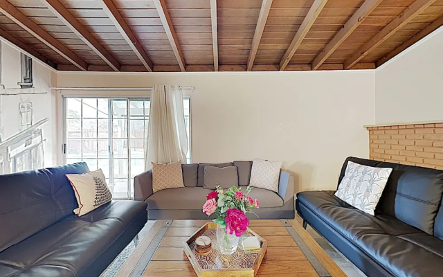 photo 5 of Larry 10631 - 3 Br home by RedAwning