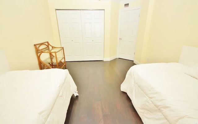 photo 3 of Las Brisas 424 Apartment 2