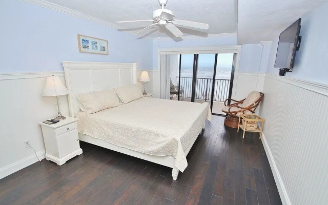 photo 4 of Las Brisas 424 Apartment 2