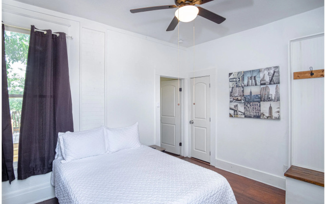 photo 4 of Embrace Tranquility 1br/1ba Near Downtown