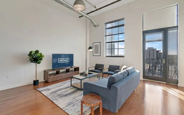 photo 5 of Las Olas Loft Unit Two by Sextant