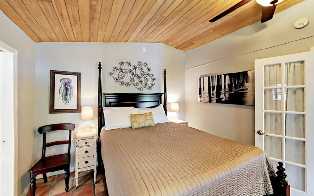 photo 2 of Las Olas Oasis - 3 Br Home
