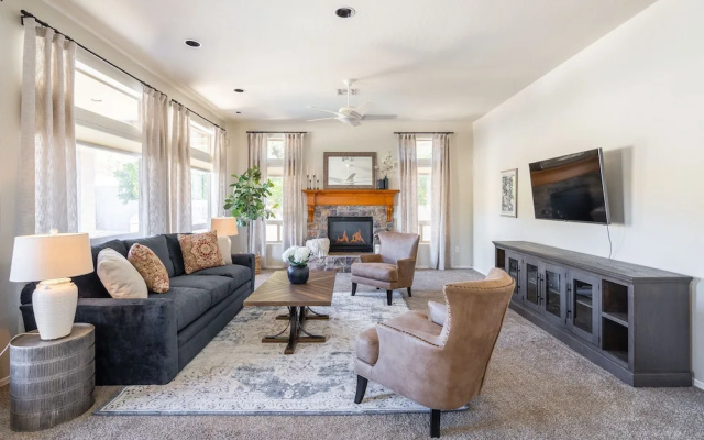 photo 2 of Las Sendas Desert Oasis Home 6 Bedrooms 3.5 Bathrooms Home