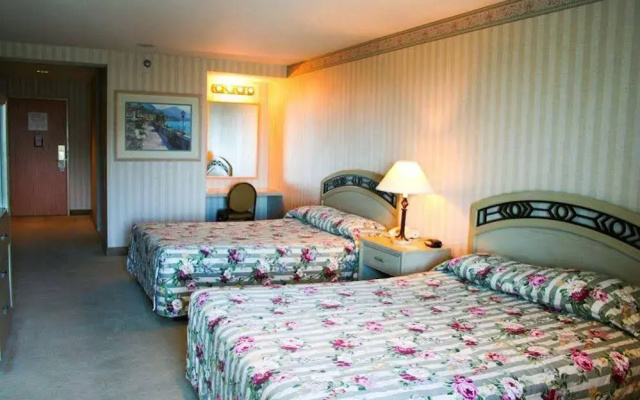 photo 2 of Las Vegas Club Hotel