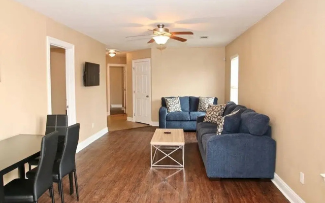 photo 2 of Lasalle 1d/2d · Spacious Unit Great for Groups in Gated Complex!