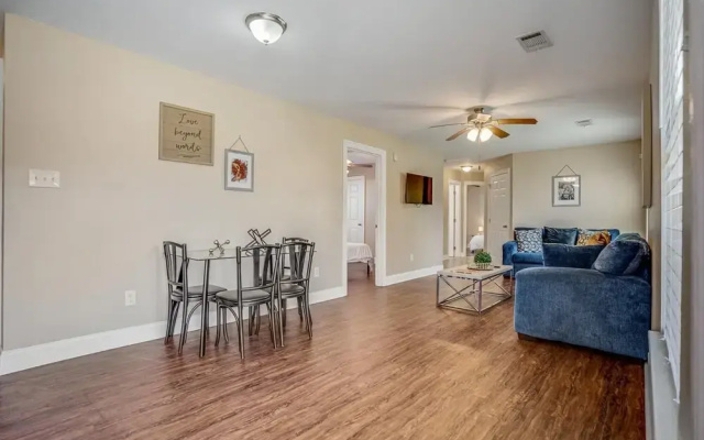 photo 4 of Lasalle 1d/2d · Spacious Unit Great for Groups in Gated Complex!