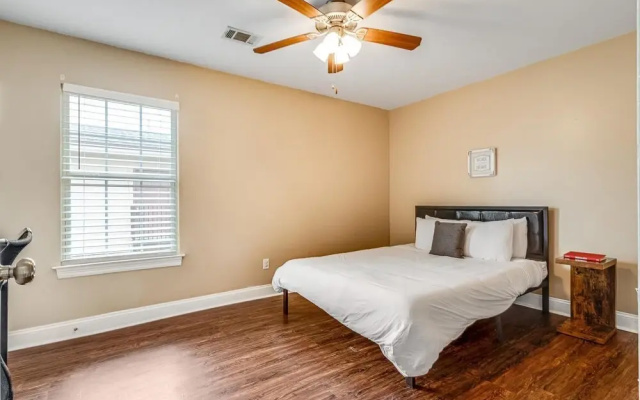 photo 4 of Lasalle 2C · Comfortable 4BR Apt. Perfect for Groups/families
